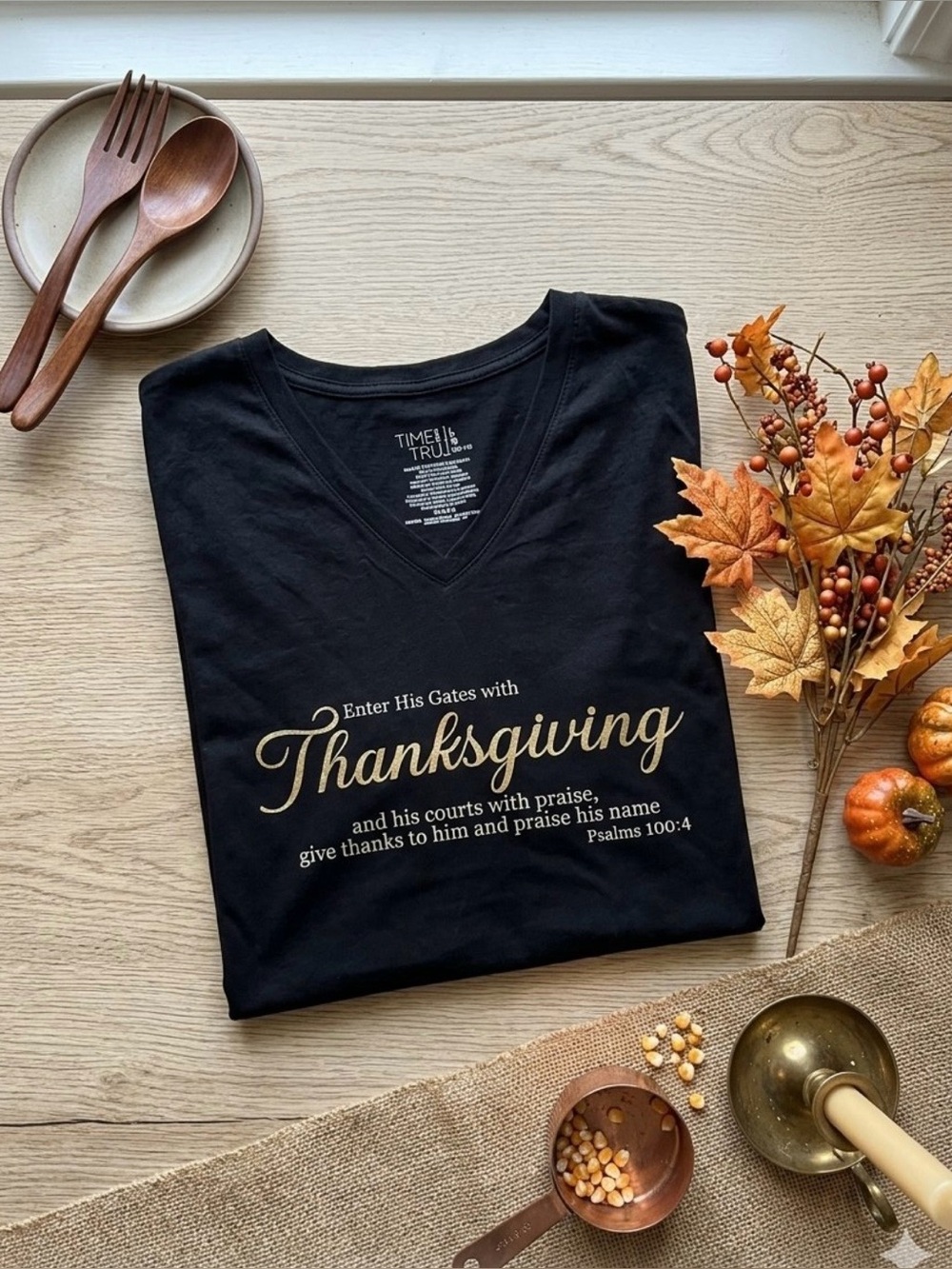 NWOT Black Thanksgiving Graphic T-Shirt V Neck Short Sleeve Size large